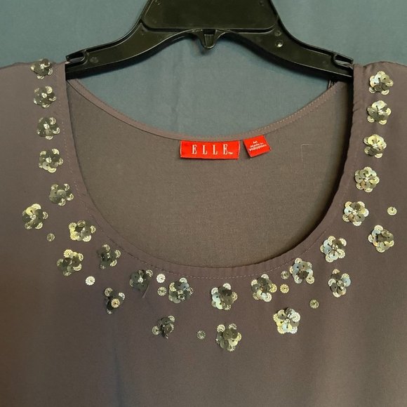 GU Elle 𝅺Sz-M Primrose Top Sequin 🌸🌸🌸Design Neckline-Some Random Missing? - Picture 2 of 7